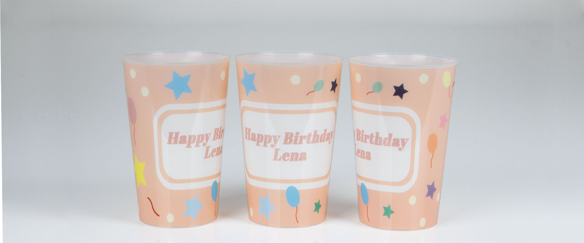 Mehrwegbecher mit Namen von cupstorys.com